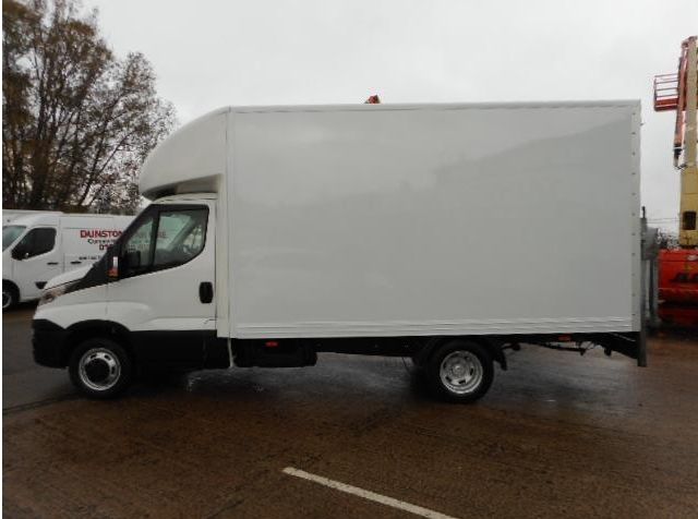  Iveco Daily 2.3 TD 35C13 LWB DriveAway Luton 2dr  4