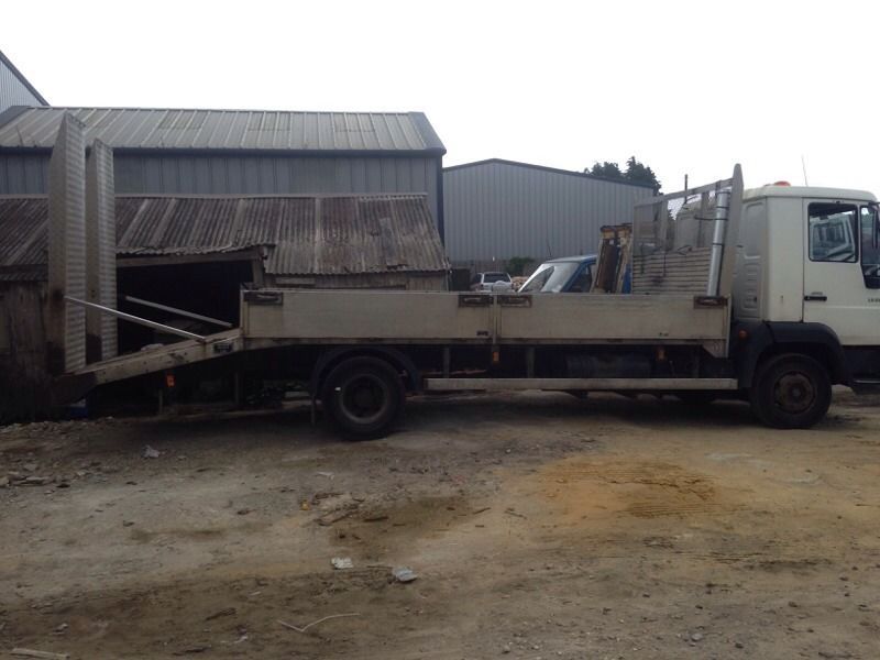  2001 Man 7.5 man beaver tail with winch and alloy sides  2