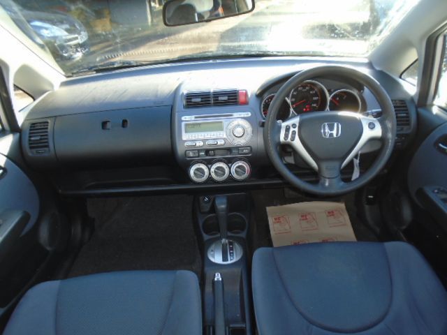  2005 Honda Jazz 1.3 DSI SE 5dr  7