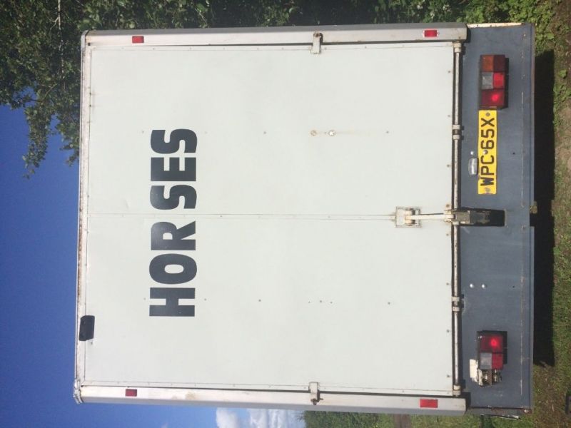  1983 7.5 tonne horse lorry for sale. Electric ramp good size living  8
