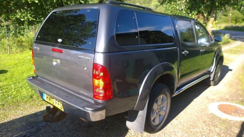  2010 REDUCED! Toyota Hilux Invincible Automatic  1