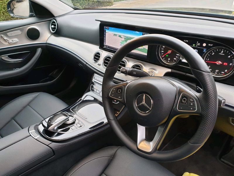  Mercedes Benz E220 d Premium  3