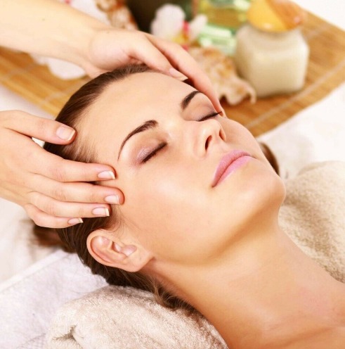 Holistic Therapy Studio - Relaxation, Sports or Aromatherapy Massage  1
