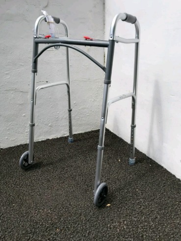 Personal Care / Mobility and Disability Equipment / Wheelchair  2