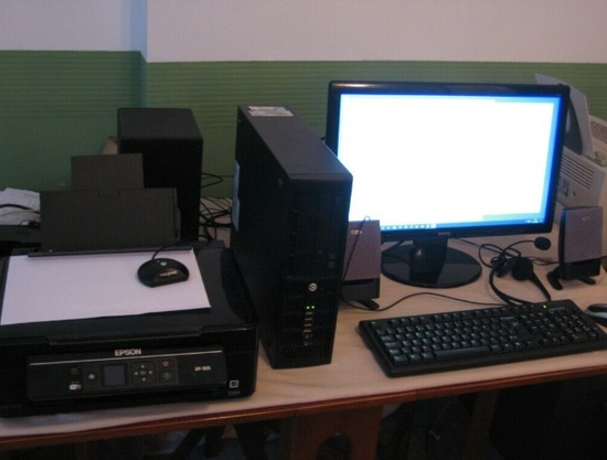 Complete Compaq 4300 Desktop Computer  2