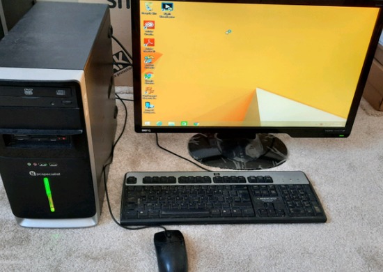 Windows 8.1 Desktop PC and Monitor  0