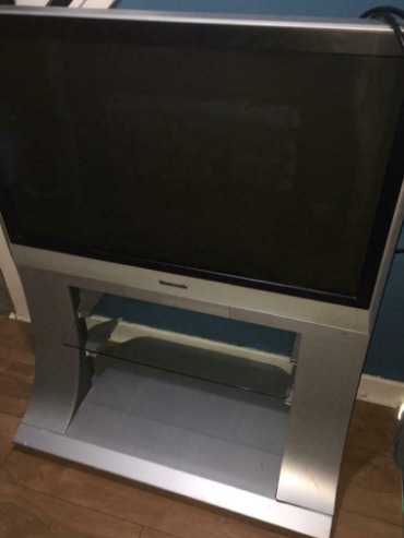 37” Panasonic Tv with Built in Stand  1