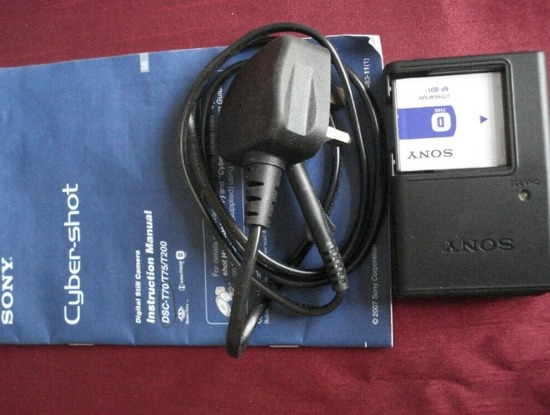Sony Cyber-Shot Lithium-Ion Battery & Charger Dsc-T70  3