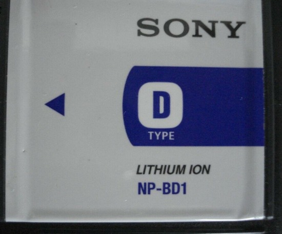 Sony Cyber-Shot Lithium-Ion Battery & Charger Dsc-T70  2