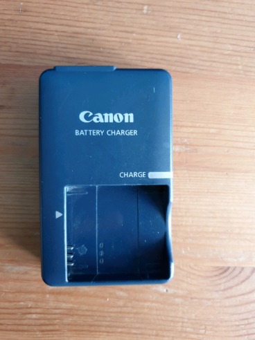 Canon Battery Charger  0