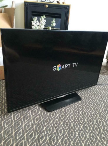 32Inch Samsung Smart TV. Excellent Condition  0