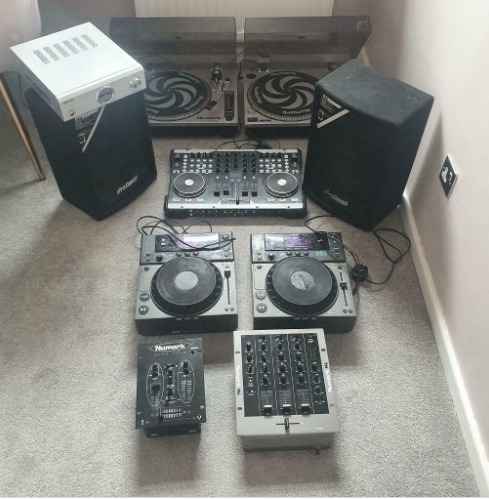 DJ Decks Equipment  0