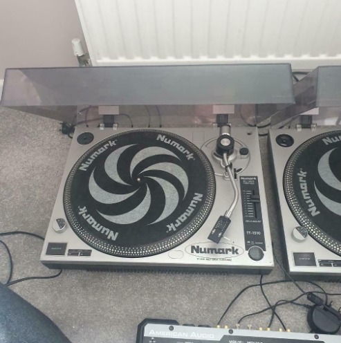 DJ Decks Equipment  7