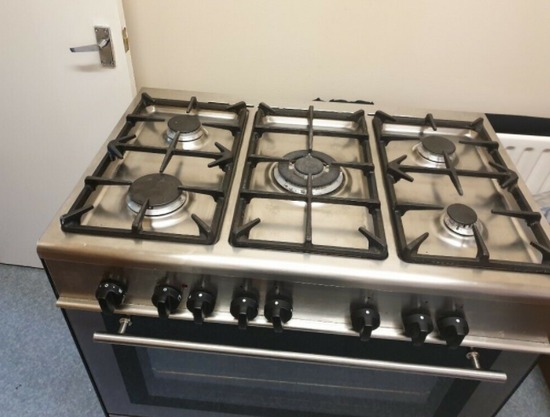 Stainless Steel / 5 Burner Cook Electric and Gas Large Oven  0