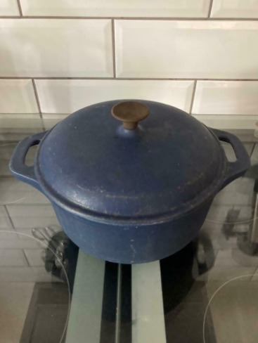 Cast Iron Cook Pot  0