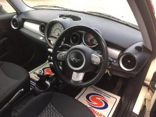  2009 MINI Hatch Cooper D 1.6 3dr thumb 8