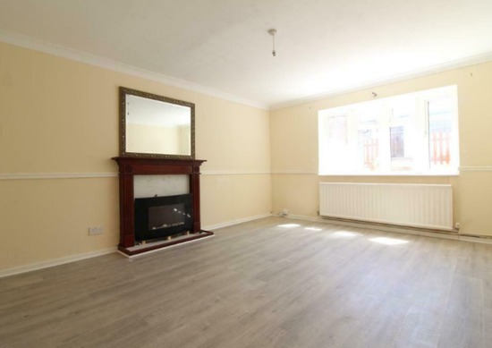 3 Bedroom House in Nether Priors, Basildon, SS14  1