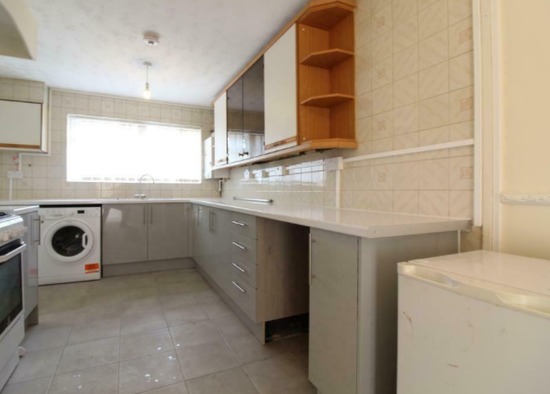 3 Bedroom House in Nether Priors, Basildon, SS14  5