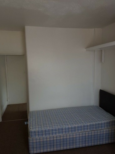 Studio Flat (Self Contained)  2