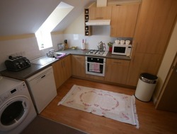 Modern Two Bed Flat to Let near Train Station thumb-45401