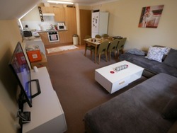 Modern Two Bed Flat to Let near Train Station thumb-45400