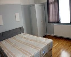 Fully Furnished Ground Floor Double Room to Rent thumb 3