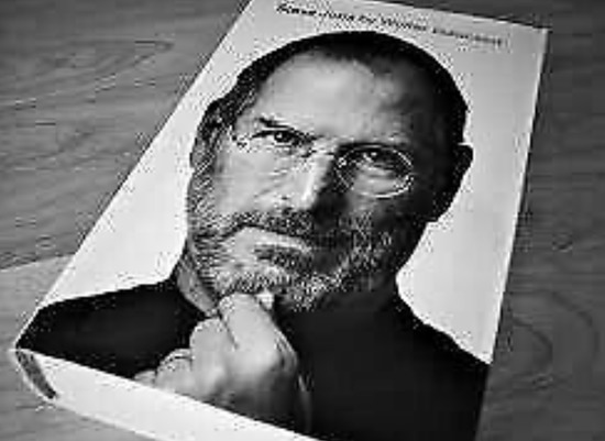 Walter Isaacson's Biography of Steve Jobs - Polish Edition  0