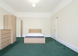 Extremely Large Room to Rent thumb 2