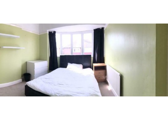 Large Double Bedroom - Bills Included!  5