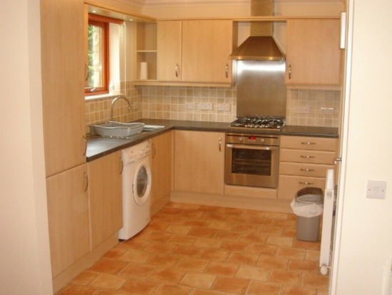 Modern 2 Bedroom First Floor Self Contained Flat to Rent  1