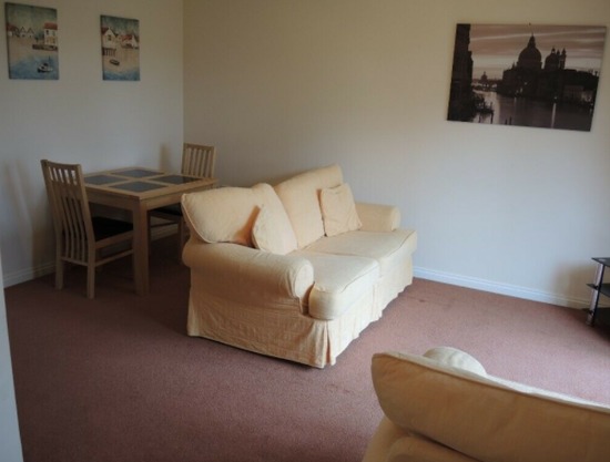Modern 2 Bedroom First Floor Self Contained Flat to Rent  2