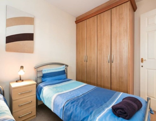 Large 6 Bed House Manchester - Short Term Let  7