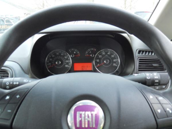  2009 Fiat Grande Punto 1.4 3dr  8