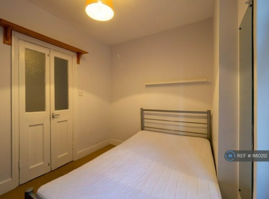 3 Bedroom Flat in Priory Road, London  4