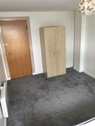 2 Bedroom Apartment to Rent  4