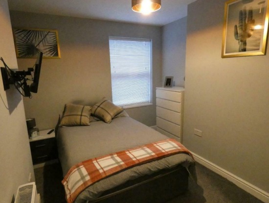 1 Bedroom in Room 2, 14 Compton Street, Hanley  0