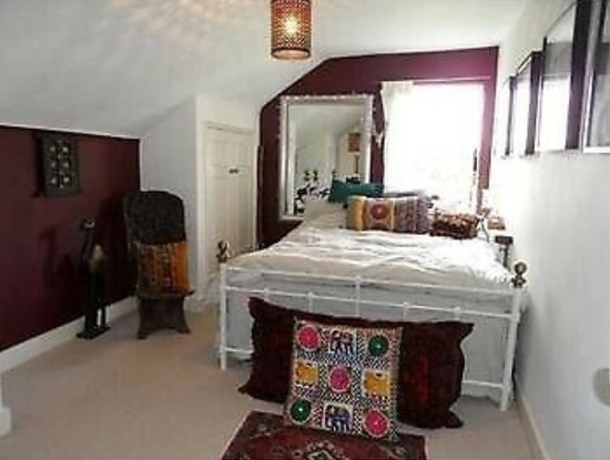 Beautiful 1 Bedroom Flat in Epsom College Area  5