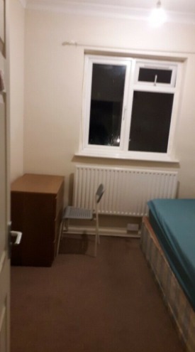 Large Single Room £400 Per Month in South Harrow  8