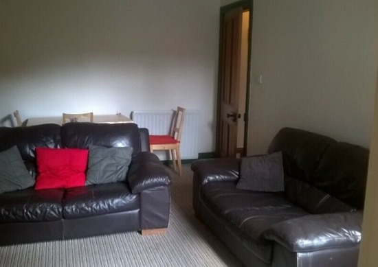 2 Bed Flat  7
