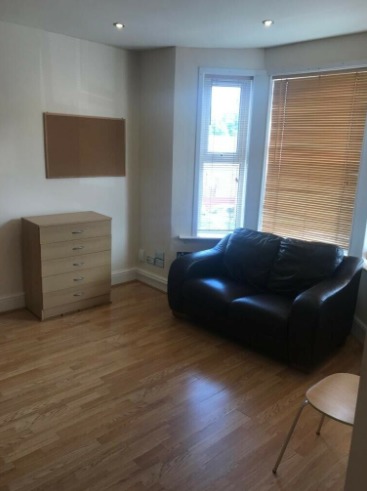 Large Double Room with Own Shower Room to Rent  1