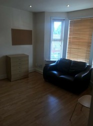 Large Double Room with Own Shower Room to Rent thumb 7