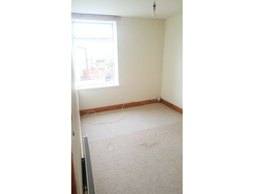 2 Bedroom Terraced House to Let  4