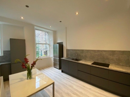 Beautiful and Bright Bruntsfield 2 Bed Flat  0