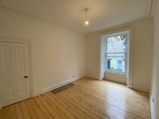 Beautiful and Bright Bruntsfield 2 Bed Flat  7