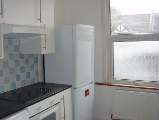 1 Bedroom Flat in Great Location - Spacious & Fully Furnished  2