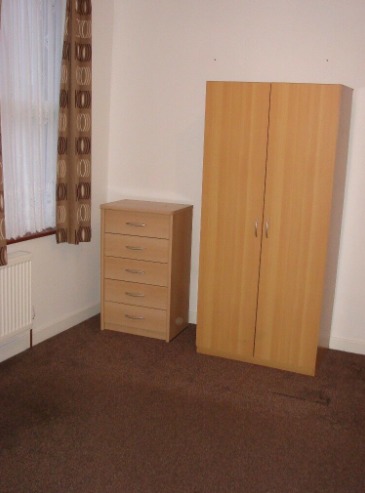 1 Bedroom Flat in Great Location - Spacious & Fully Furnished  6