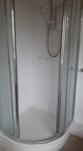 Double Room Rent £550 Per Month Stanmore  3