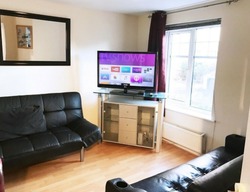 Town House with Conservatory & Garden - Short Term Let