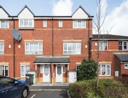 Town House with Conservatory & Garden - Short Term Let thumb 10