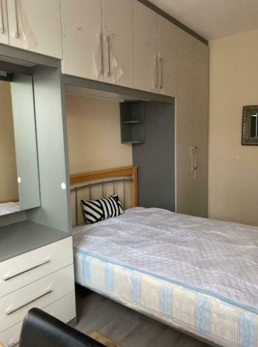 Lovely Double Room to Rent  0